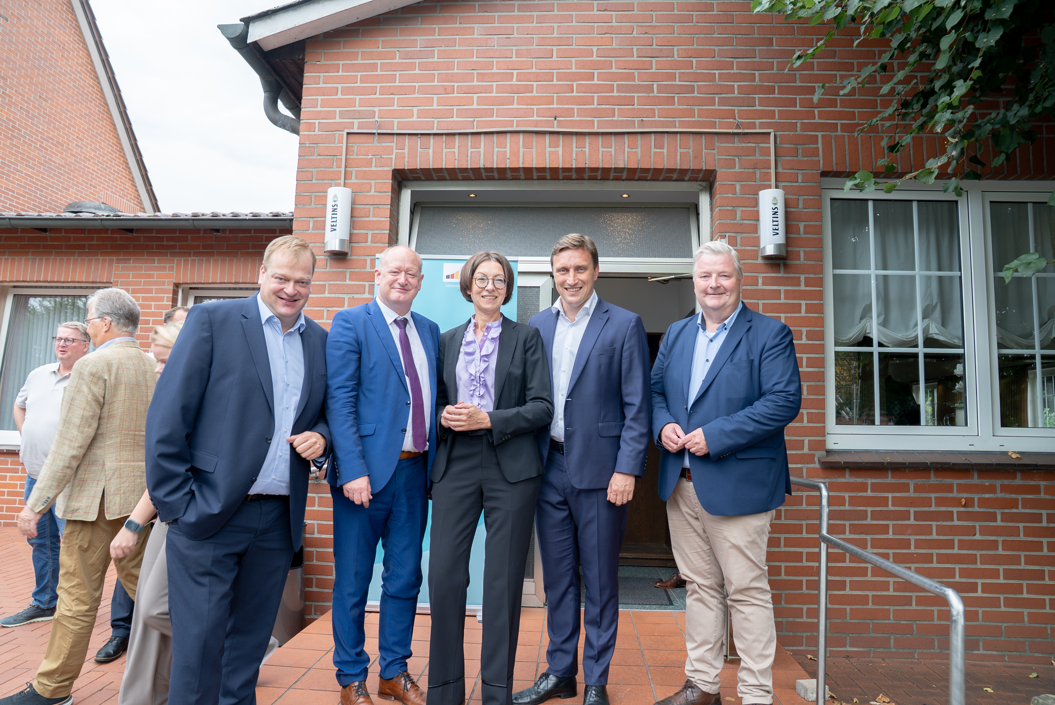 Gemeinsam f�r den Wahlkreis 81 (von links): Albert Stegemann MdB, Reinhold Hilbers MdL, Anja Terhorst, CDU Landratskandidatin im Landkreis Grafschaft Bentheim, der CDU-Landesvorsitzende Sebastian Lechner MdL und Holger Cosse, Vorsitzender des CDU-Kreisver